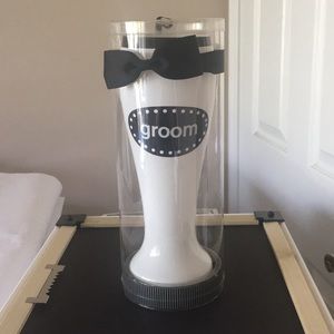 NWT Groom Pilsner